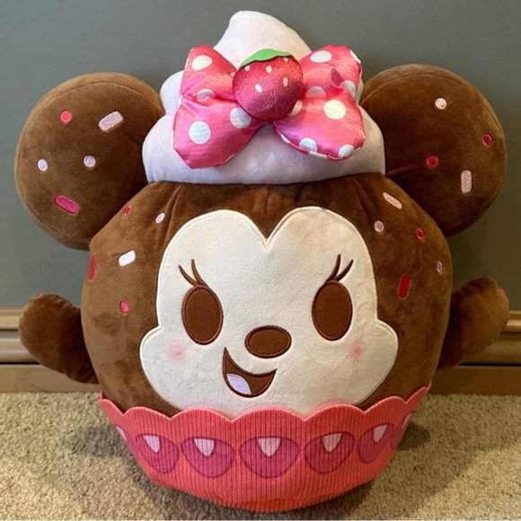 Disney Minnie Mouse Strawberry Cupcake Munchlings Scented Plush 15” *RARE*